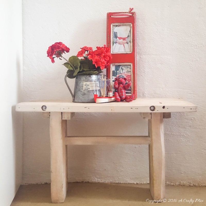 How to make a small, rustic pallet side table for an awkward space. Absolute beginner project @ACraftyMix