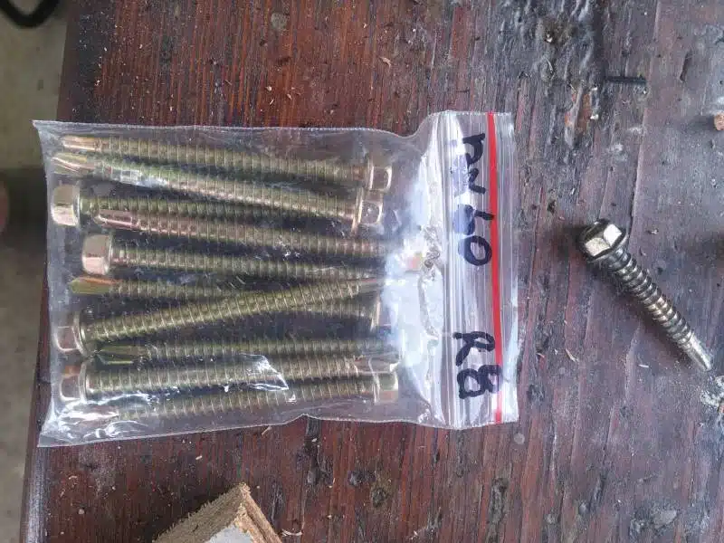 Screw used to plant the platform