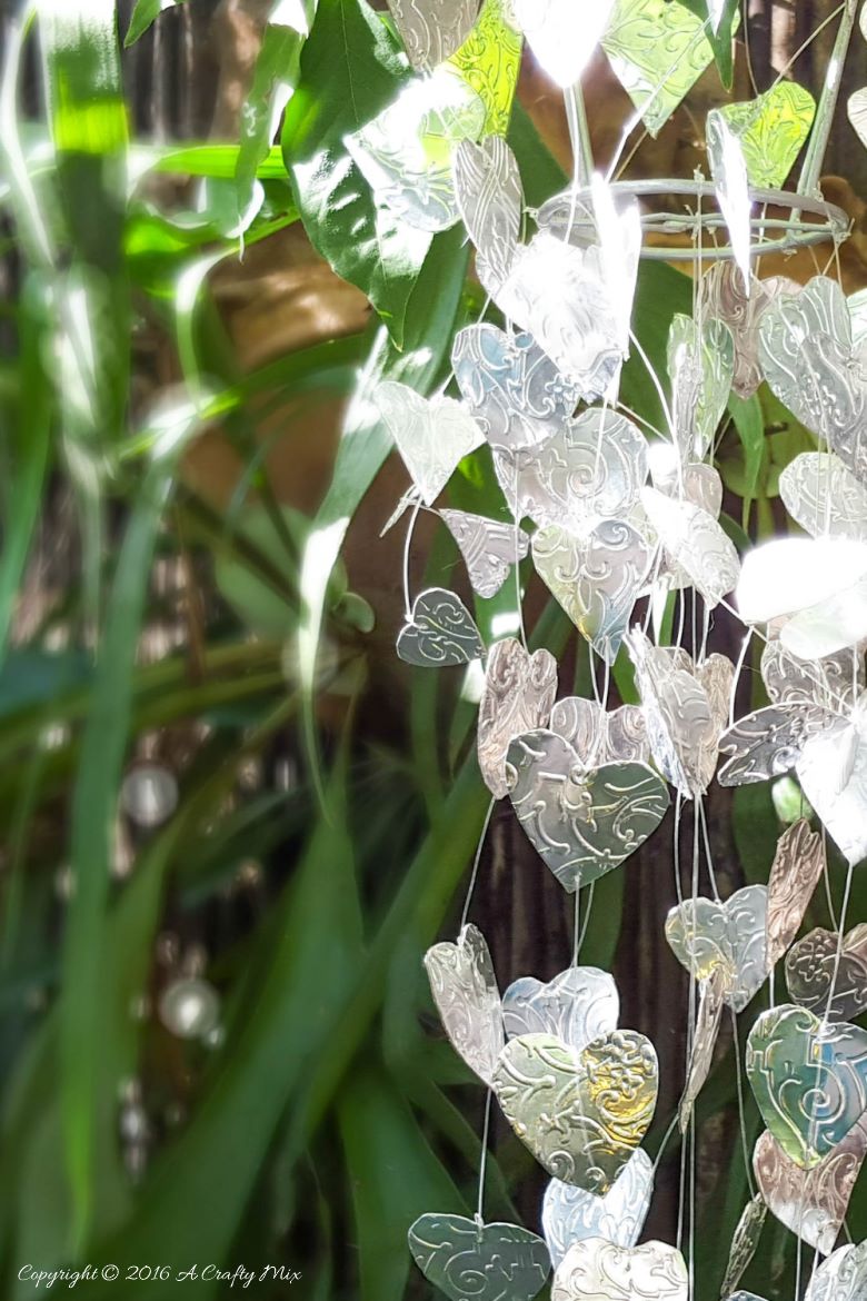 Budget friendly Chain of Hearts Garden Mobile that's easy to make. Give you garden a little love this Spring and make your own #ACraftyMix