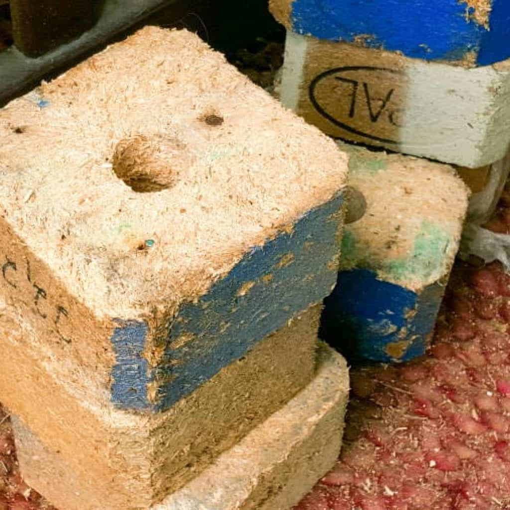 A collection of pallet blocks