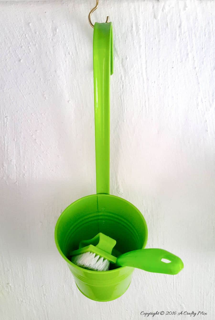 Keep the kitchen counter clutter free and repurpose a planter. #ACraftymix #StorageSolutions #SmallSpace