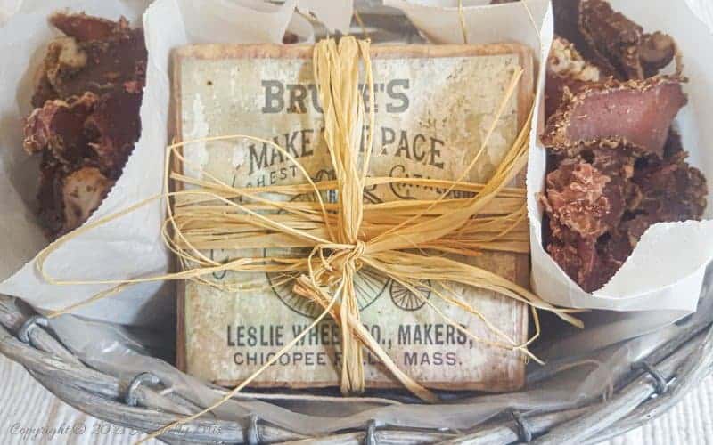 Easy Father's Day DIY gift idea - Custom coaster with a twist that double up as bottle openers. #giftidea #fathersday #ACraftyMix #palletrepurpose
