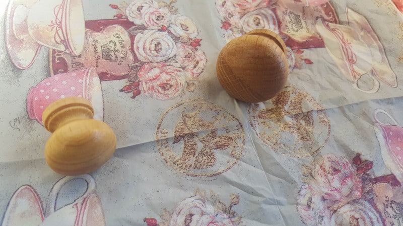 Upcycled doorknobs using napkins
