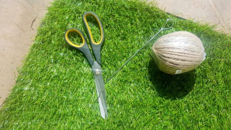 What you need to make a AstroTurf Doormat Quick and easy DIY #DIYDoormat #CustomDoorMat #ACRaftyMix #OutdoorDoorMat #AstroTurfDoormat #DoormatTutorial