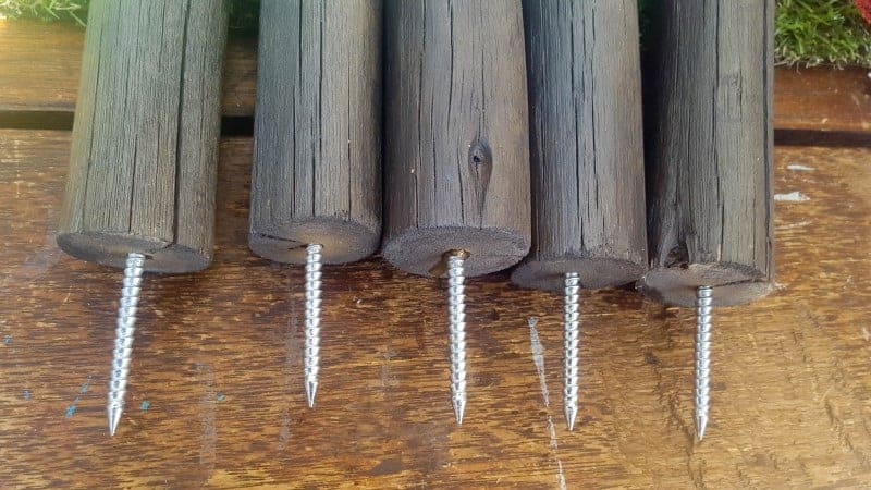 Insert the screws. #scarfshelf #scarfupcycle #acraftymix #uniqueshelf #bohoshelf #roundwalls #DIYSh