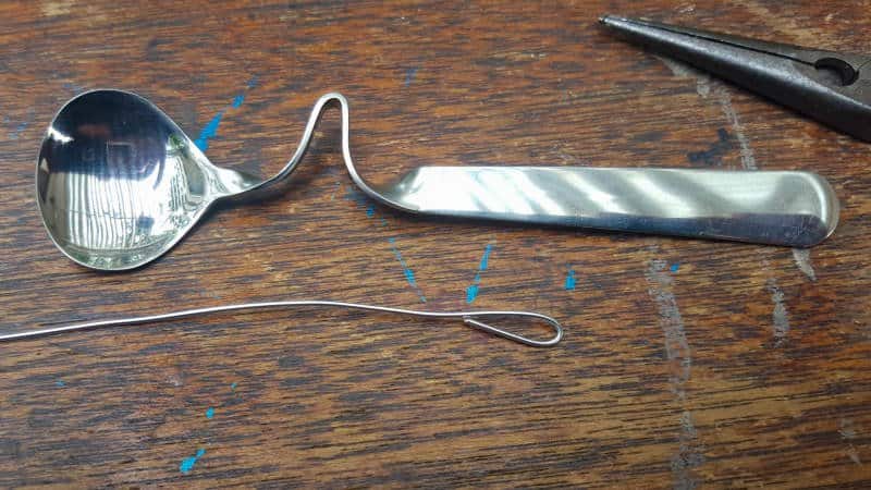 Make a small loop in the wire