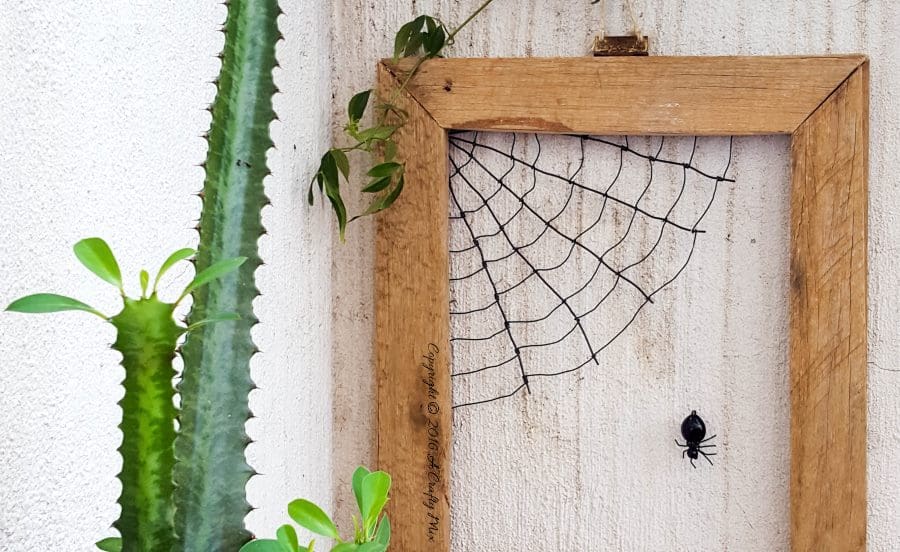 If you're looking for a beginner wire art tutorial, you'll love this easy step-by-step lesson that shows you how to make Matilda the spider and her web. #wireart #DIYTutorial #spiderwebcrafts #ACraftyMix #EasyWireArt