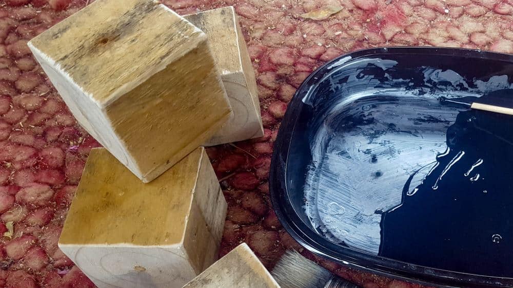 Cut the wood into square blocks