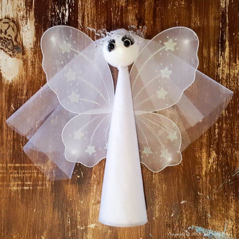 DIY a big eyed angel to keep you safe this festive season. Quick and easy craft idea #ChristmasCraft #ACraftyMix #EastCrafts