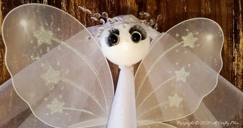 DIY a big eyed angel to keep you safe this festive season. Quick and easy craft idea #ChristmasCraft #ACraftyMix #EastCrafts