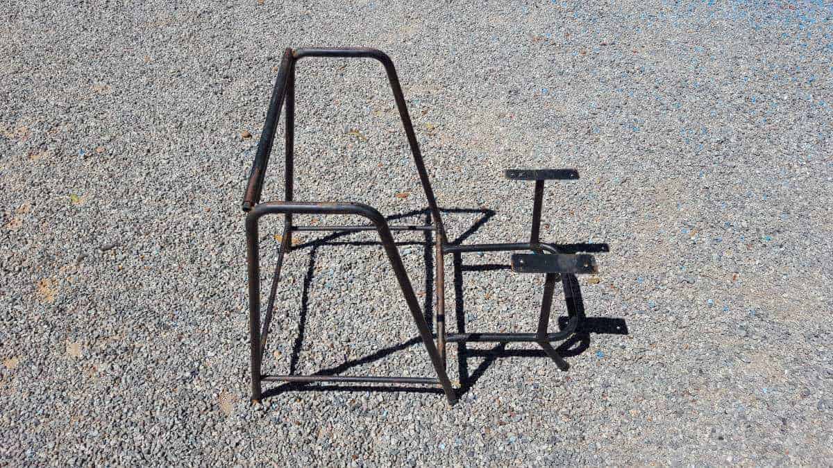 Re-purposing a metal frame in the IBC November Challenge - When virtual friends give virtual gifts