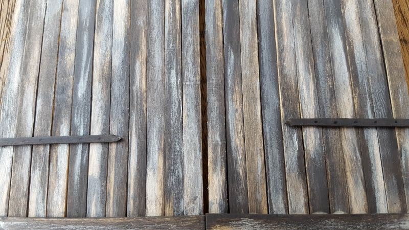Glue on the small hinges