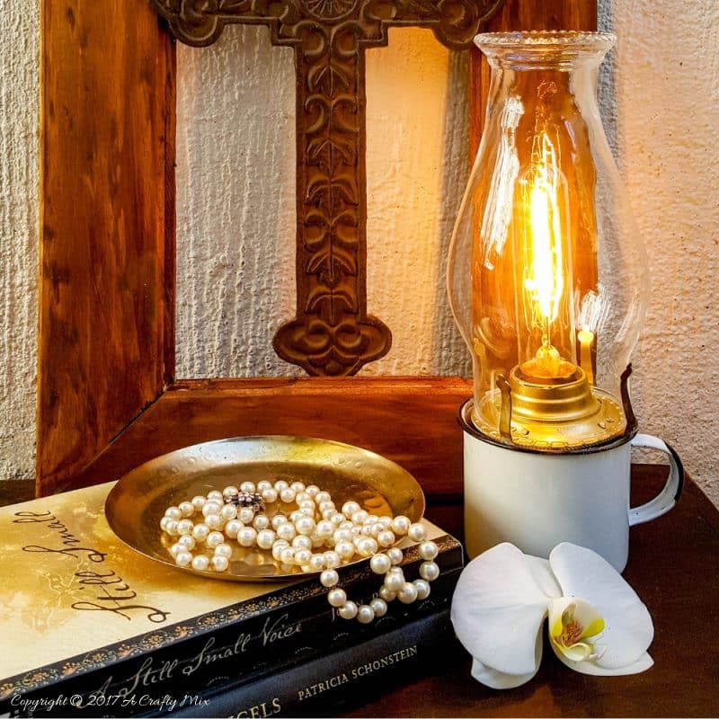 How to wire up and adapt oil lantern fittings to make your own beautiful enamel cup lanterns. Easy DIY farmhouse decor. #Enamelcups #DIYElectricLanterns #ACraftyMix #Farmhouse #HomeDecor