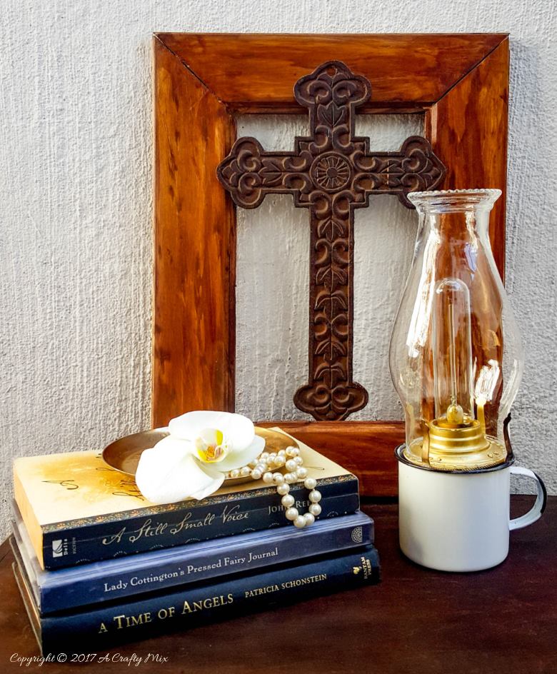 How to wire up and adapt oil lantern fittings to make your own beautiful enamel cup lanterns. Easy DIY farmhouse decor. #Enamelcups #DIYElectricLanterns #ACraftyMix #Farmhouse #HomeDecor