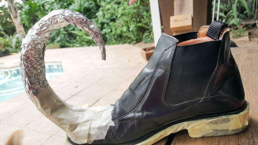 Add a tinfoil horn to the shoe