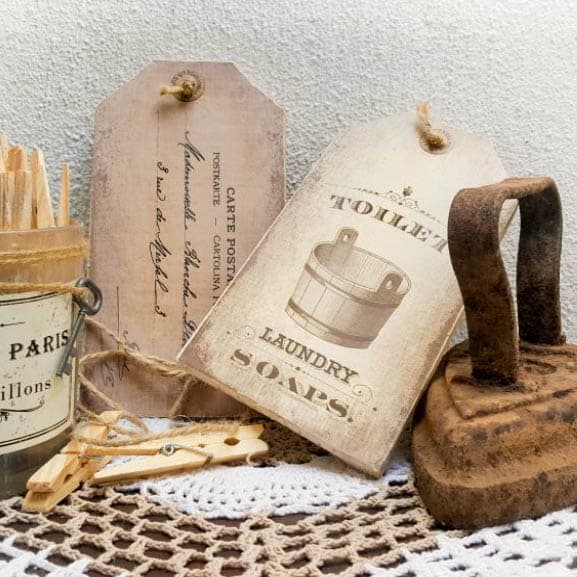 DIY Oversize Vintage Tags and Clothes Pin Wall Art. Includes 3 Free printables | Free oversized wall art | Easy DIY vintage style wall decor | Ready to print gallery wall | #FreePrintable #FreeWallArt #DIY #GalleryWall #Vintage