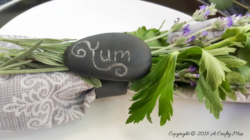 These 10 minute pebble napkin rings will add a lovely touch to any occasion. Quick and easy to make