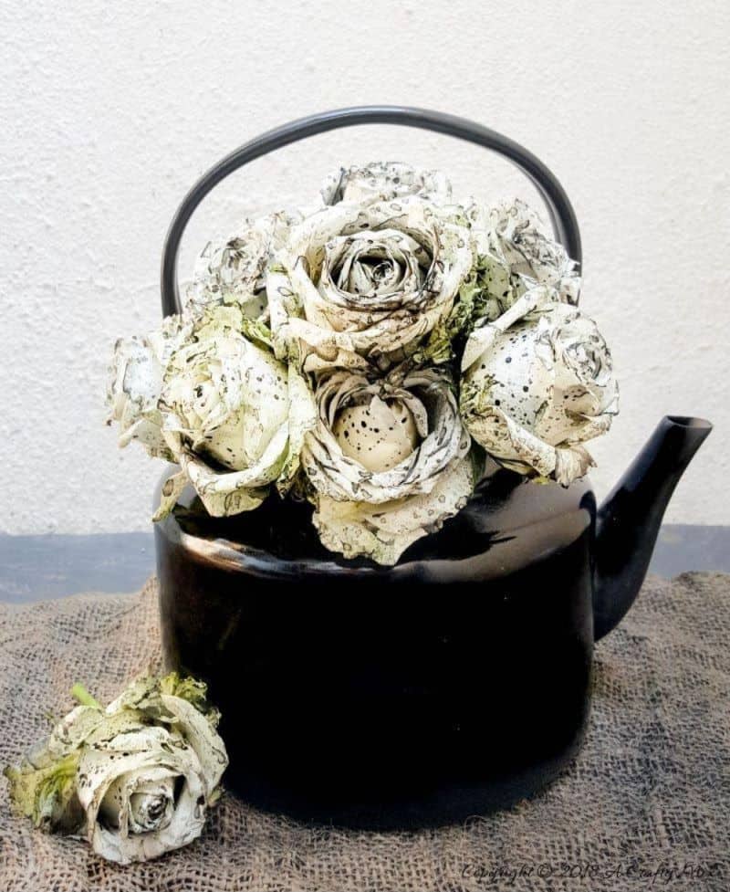 These striking Oreo Dipped Roses make a beautiful gift and will look lovely in a home. See how to make your own with this easy tutorial. #DIYHomeDecor #DyingRoses #ACraftyMix #OreoRoses #OreoDippedRoses #TheGiftOfFlowers