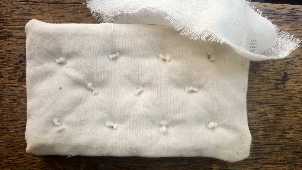 Making a tufted mattress for a fairy daybed  #Fairygarden #wiredaybed #fairydaybed #fairyfurniture