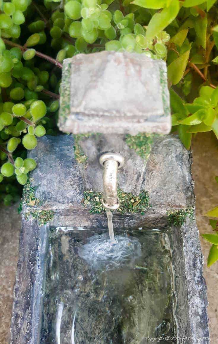 How to make a beautiful fairy water feature with "running" water #Miniaturewaterfeature #DIYFairyWaterFeature #WaterFeature #FairyGardens