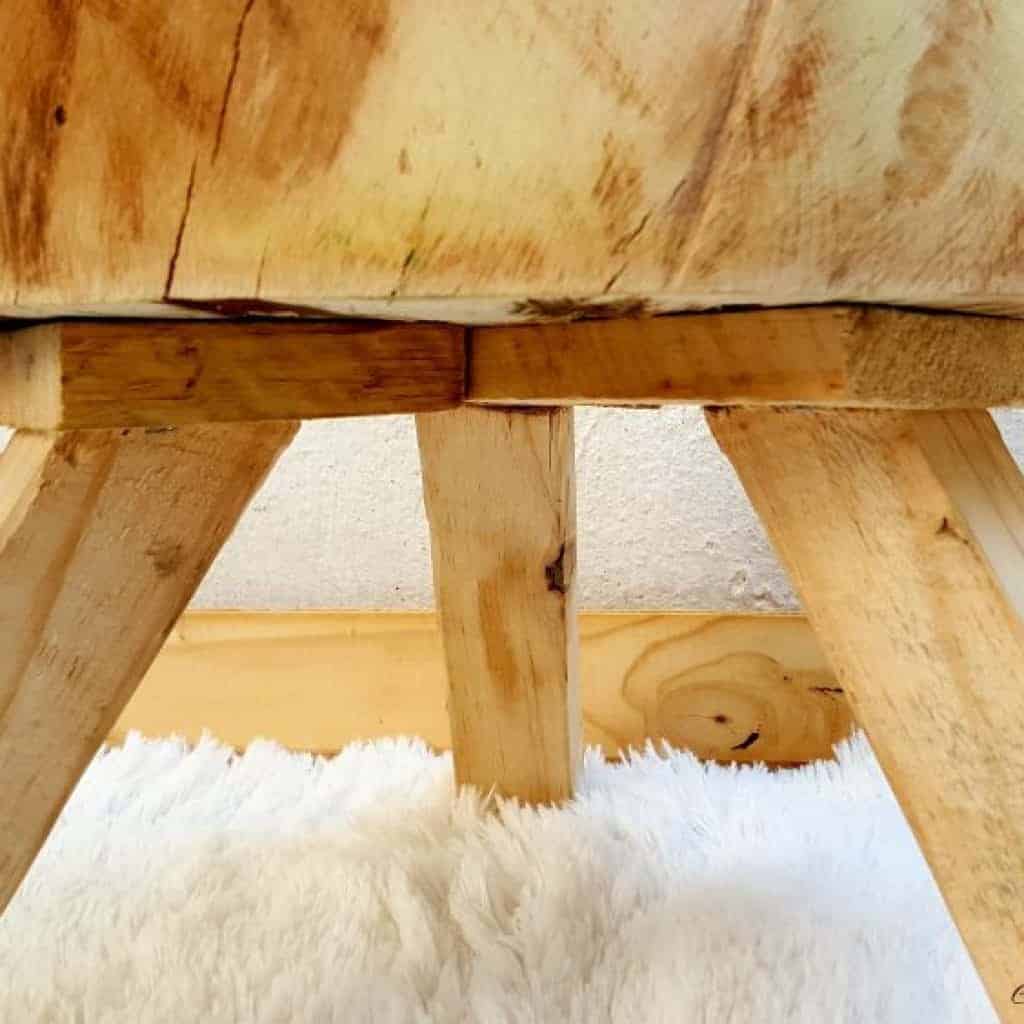 From tree stump to wooden stool. Full tutorial and a look into the lives of street artists in South Africa #StreetArtists #SouthAfrica #WoodenStool #TreeStumpRepurpose #ACraftyMix