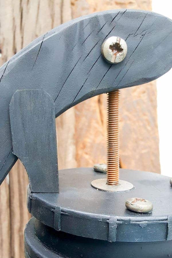 Close up of the faux pump mechanism #paintingPVCPipes #DIYPaintingPVC #acraftymix #DIYTutorial #fauxhandwaterpump #antiquewaterpump