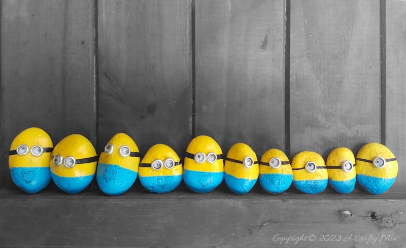 Calling all minion fans. These easy-to-make little guys are a huge hit with the kids and can be done in under an hour. You can give each one their own unique character and we'll even show you how to make their evil purple cousins. Get the full tutorial at A Crafty Mix