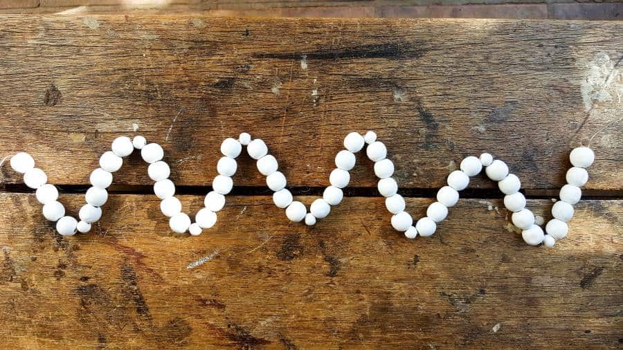 Bend the wire into a zig-zag form. #appreciationgift #thankyou #giftidea #easycraft #farmhousecraft #beadstar #acraftymix