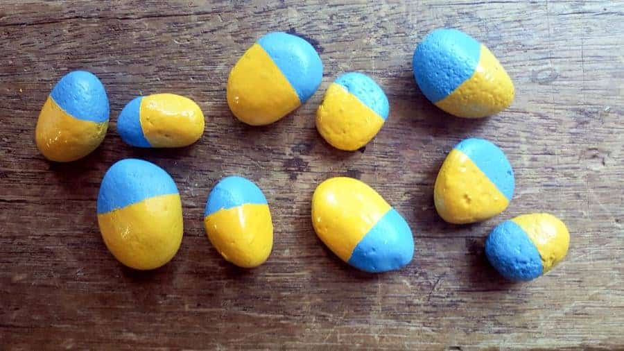 You should end up with something like this. #minioncraftideas #minioncrafts #pebbleminions #evilminions #craftideas #kidscrafts #noughtsandcrosses #tictactoe #acraftymix