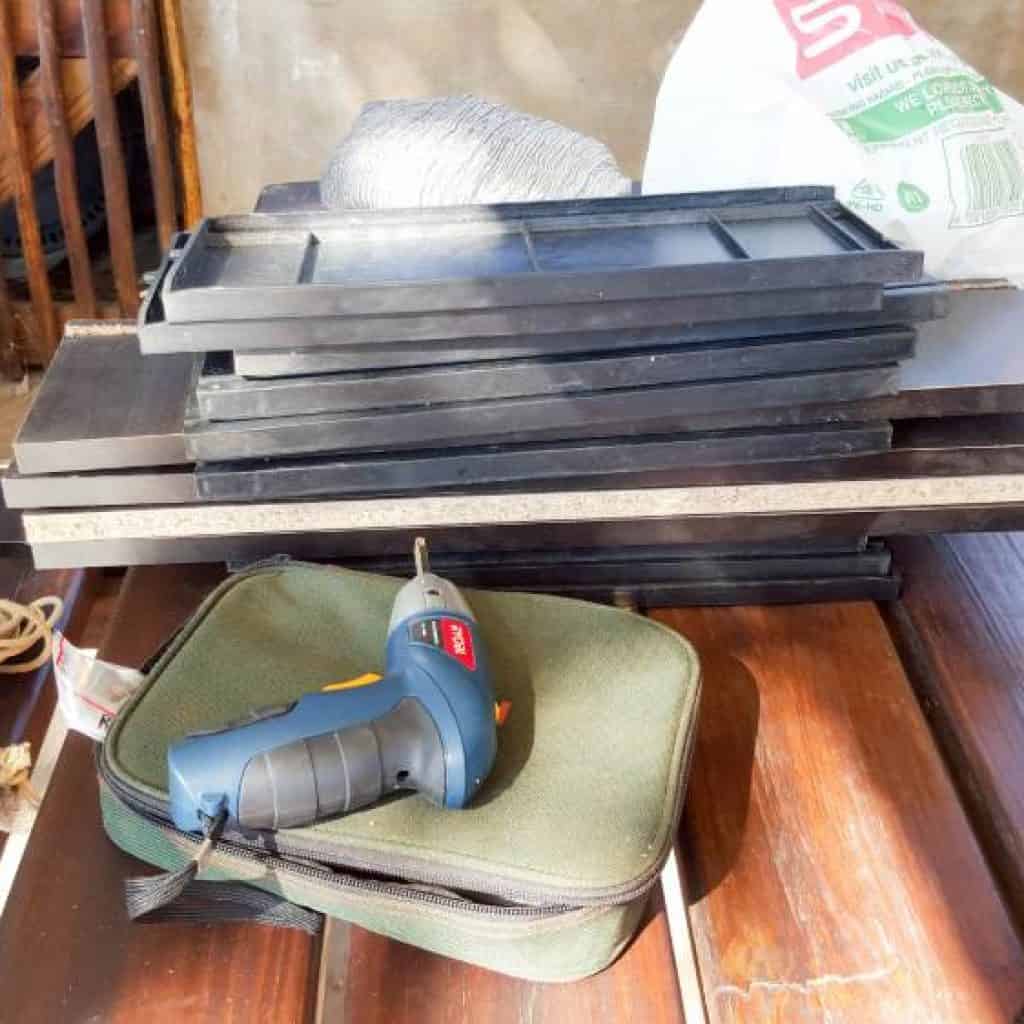 We saved everything. You never know when we'll find a new use for those spare bits. #Tipsandtricks #acraftymix #brokendrawers #quickfix #easyDIYfix