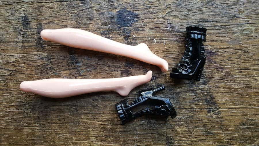 What you need to make miniature with legs in a cauldron. #Halloweendecor #dollmakeover #spidergirl #acraftymix #halloweentutorial #halloweenDIY #witchlegs #grandinroad #miniaturehalloween