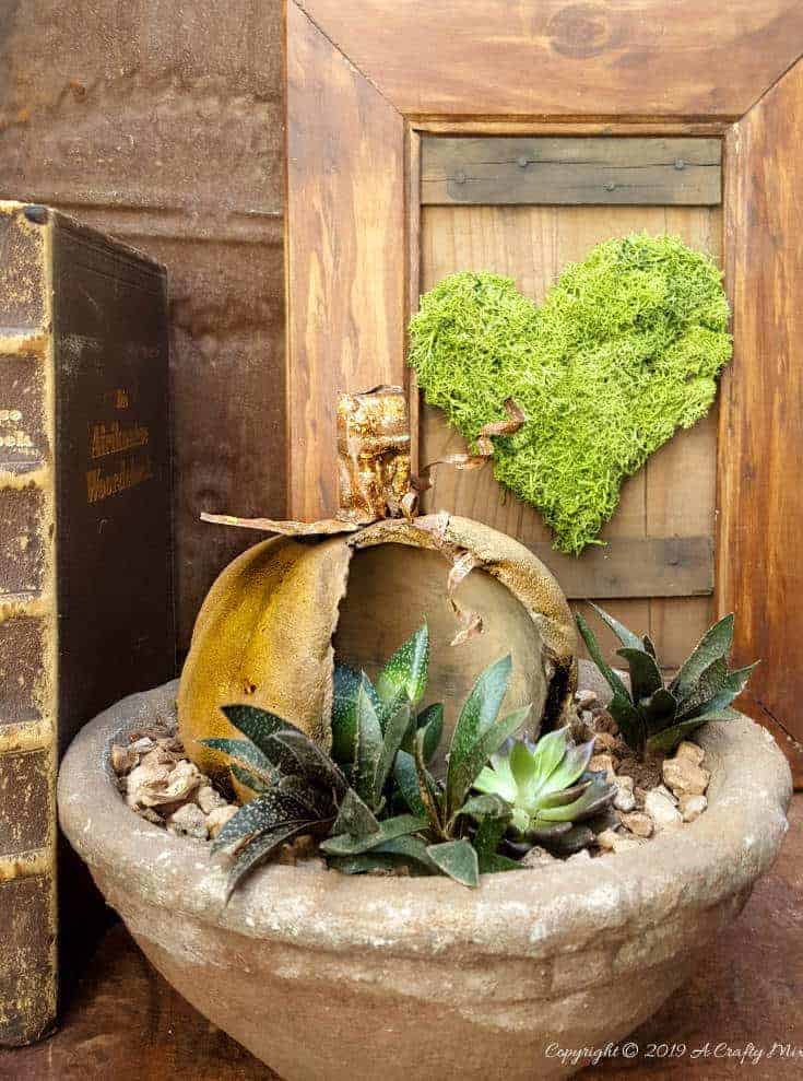 How to make a stained concrete pumpkin planter #concreteplanter #concretepumpkin #stainedconcrete #concreteDIY #acraftymix #howtotutorial #succulentplanter #cementplanter