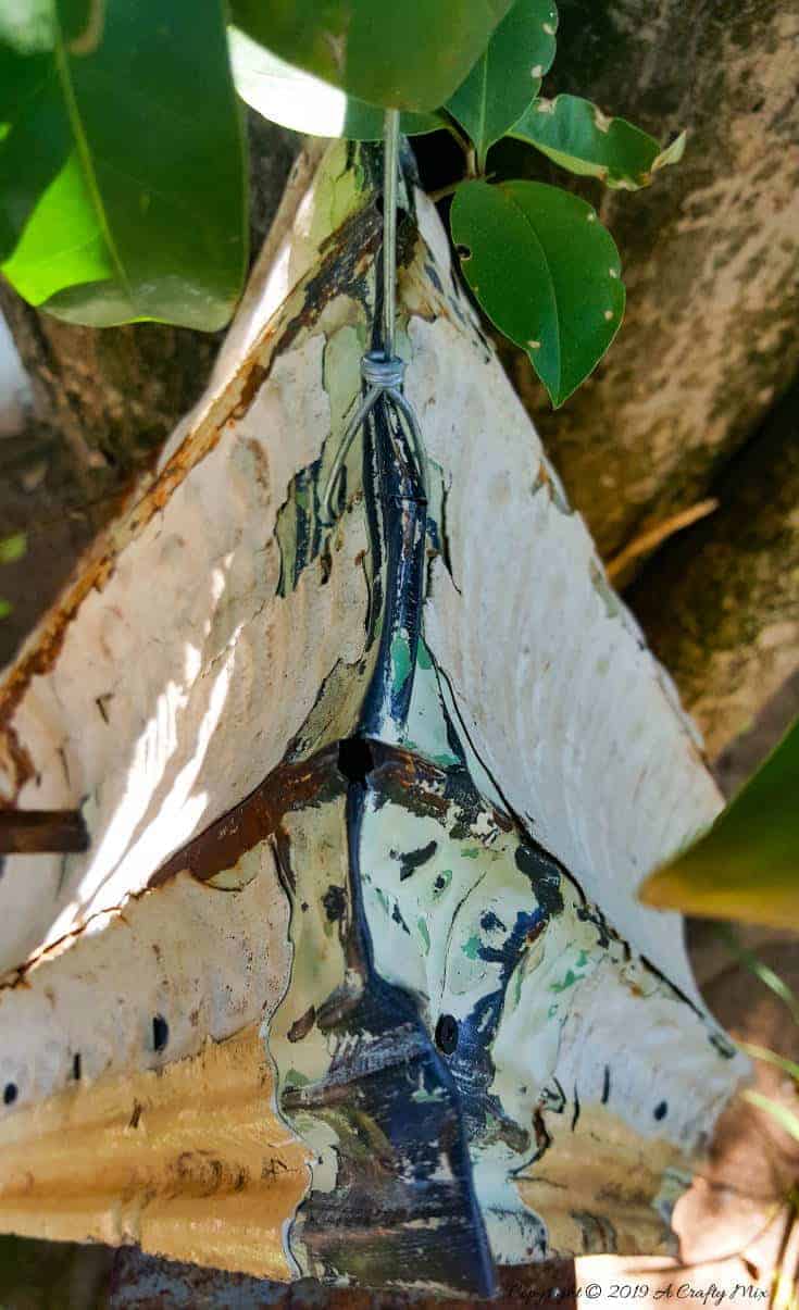 A view from the top of the roof. #rusticbirdhouse #DIYbirdhouse #paintedbirdhouse #acraftymix #birdhouseideas #uniquebirdhouse