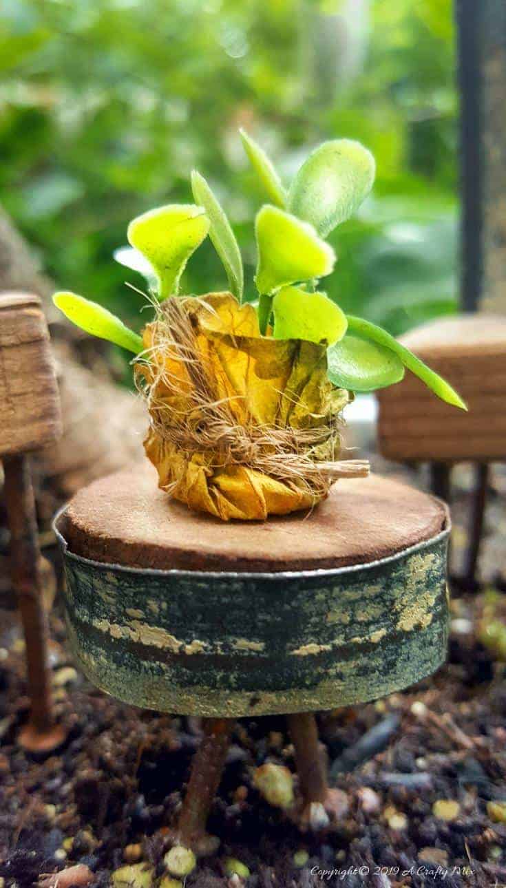 These whimsical fairy leaf bowls are so easy to make. They&rsquo;re perfect for adding that a fun d&eacute;cor element to a fairy garden or dolls house.  #FairyBowls #FairyDIYCrafts #ACraftyMix #FairyGardens #FairyCtafts #WhimsicalFairyCrafts #SimpleFairyCrafts