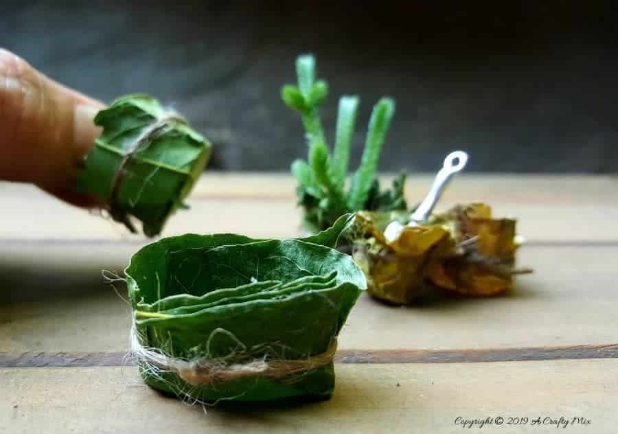 These whimsical fairy leaf bowls are so easy to make. They&rsquo;re perfect for adding that a fun d&eacute;cor element to a fairy garden or dolls house. #FairyBowls #FairyDIYCrafts #ACraftyMix #FairyGardens #FairyCRafts #WhimsicalFairyCrafts #SimpleFairyCrafts