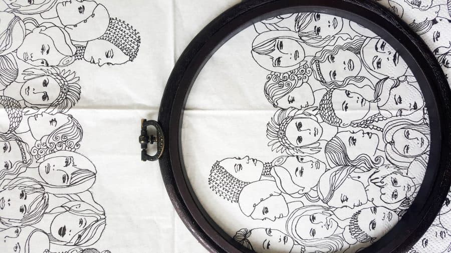 A pretty paper napkin dreamcatcher #DreamcatcherDIY #Napkinrepurpose #ACraftyMix #InThisTogether #BlackandWhite #HomeDecor #DreamcatcherCraft #TransferAdhesive #PaperNapkinCraft