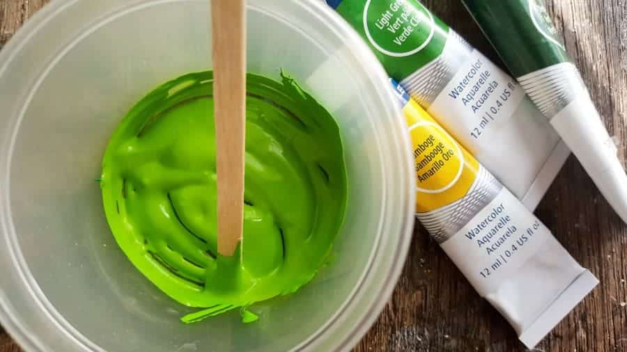 Mix up greens and yellows to create the moss color you need