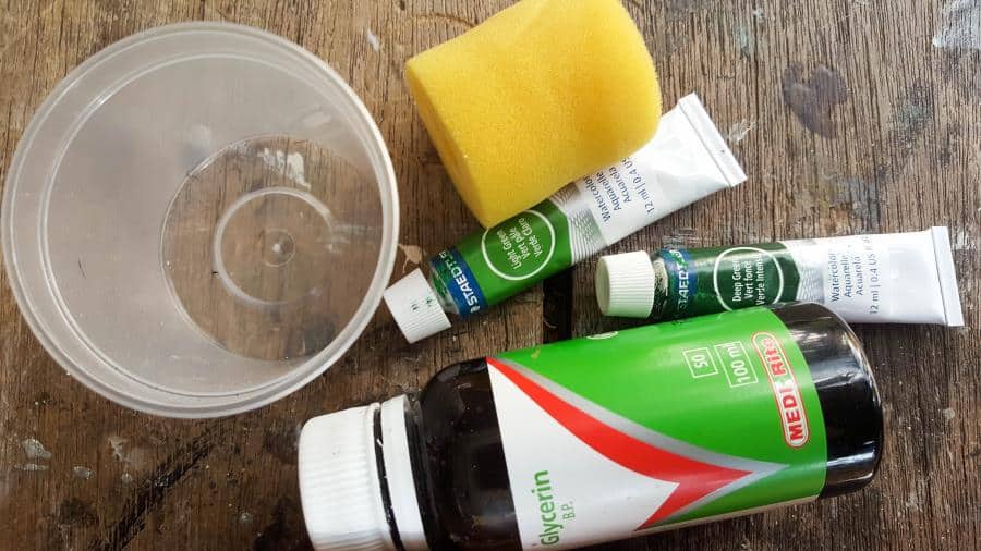What you need to freshen up moss and make it soft and bouncy again