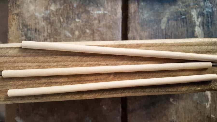 Skewers can be used instead of dowel sticks to make butt joints