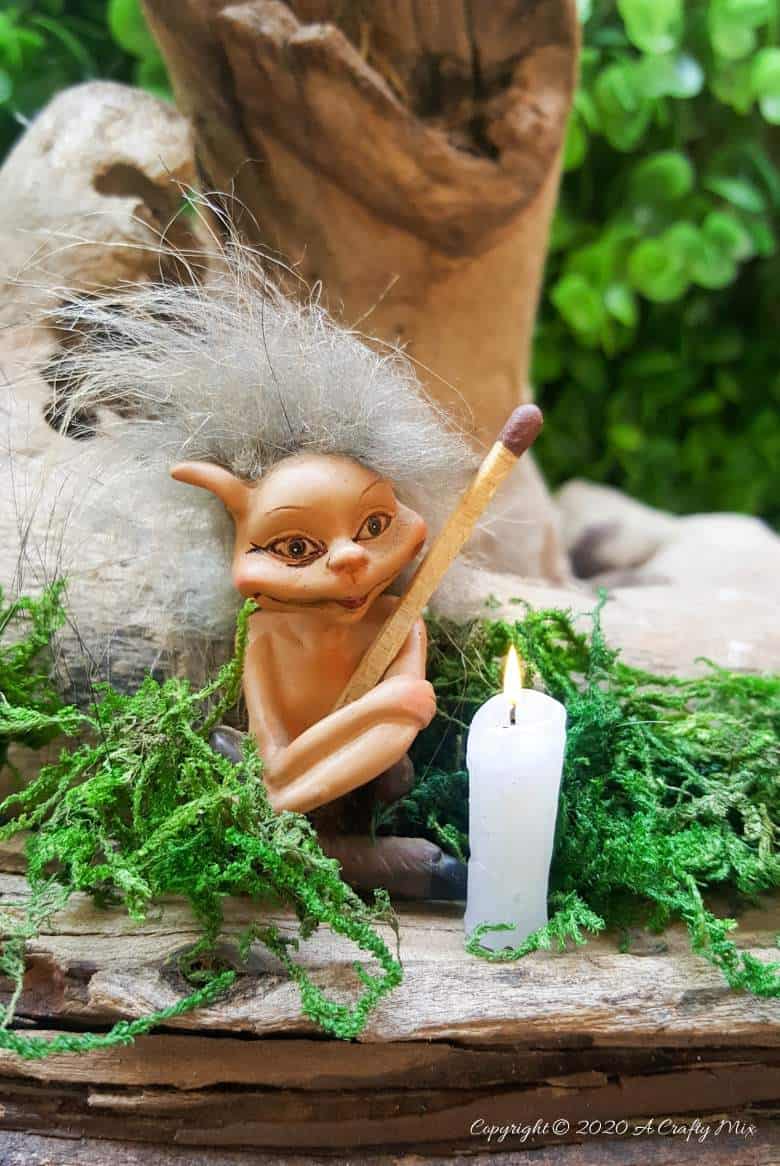 Human beings aren’t the only creatures who love candles, the fae folk are fans too. Here's a quick and easy way to make a whole bunch of real fairy candles in no time at all. Perfect for your doll's house or if you just want to spoil your little friends #fairycandles #miniaturecandles #acraftymix #miniaturetutorial #tinycandles