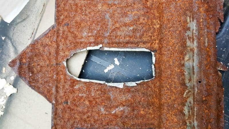 Use flat-nosed pliers to flatten the cut edges