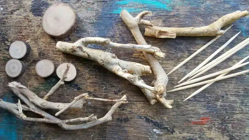 To make the fairy picnic table we used a whole bunch of twigs and small wood slices