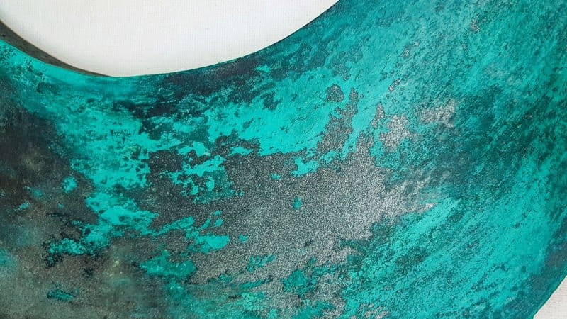 A close up view of the paint effect on the half moon