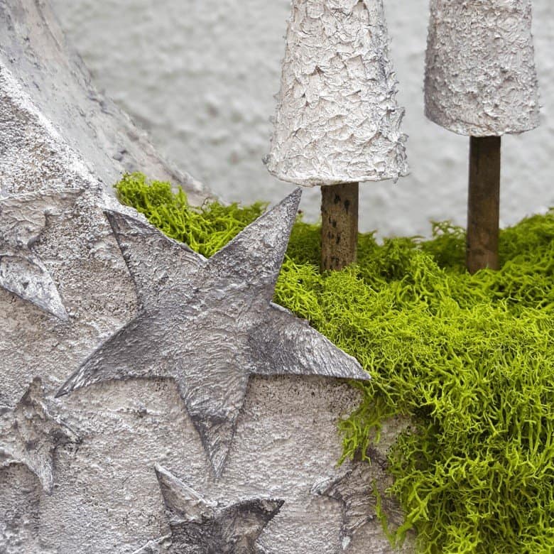 I&rsquo;m in love with how this DIY faux concrete light ring turned out. And no-one believes me when I tell them it's made entirely from a repurposed cardboard box. Easy budget-friendly decor that looks amazing. #cardboard #ACaftyMix #Homedecor