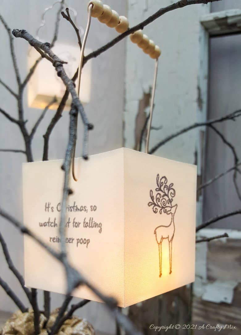 When unexpected guests tell you they'll be popping round later and you haven't starting decorating for Christmas yet, then these 10-minute budget-friendly Christmas box lights are just the thing you need. #ChristmasLightsDIY #ACraftyMIx #BoxLights #EasyCrafts