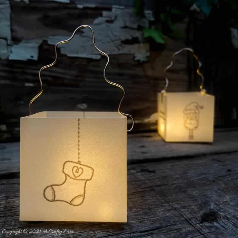 When unexpected guests tell you they'll be popping round later and you haven't starting decorating for Christmas yet, then these 10-minute budget-friendly Christmas box lights are just the thing you need. #ChristmasLightsDIY #ACraftyMIx #BoxLights #EasyCrafts