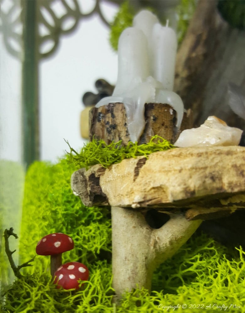 One of the reasons I love miniatures so much is how they draw the viewer in and encourage deeper scrutiny. Like this DIY pixie den lantern. It&rsquo;s filled with ancient scrolls, fairy-tale artifacts and a light that casts a magical glow over everything. Make your own with this photo-rich tutorial #FairyGarden #ACraftyMix #CraftTutorial