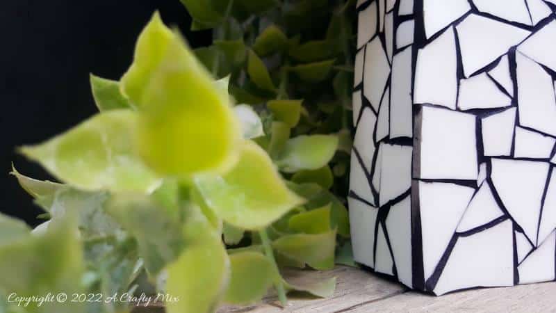 Don&rsquo;t throw away that broken plate until you see how easy it is to turn into this beginner-friendly arum lily mosaic. The free, step-by-step tutorial includes a template and loads of tips to get you started. #ACraftyMix
