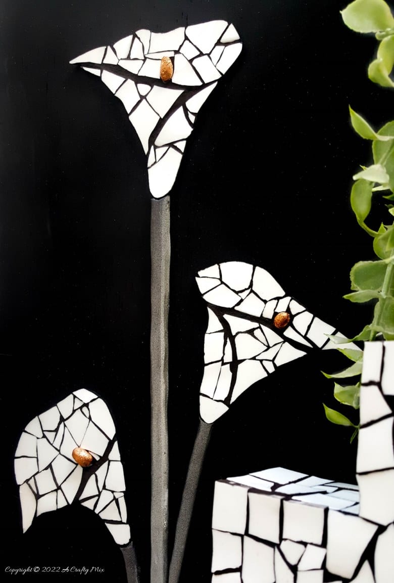 Don&rsquo;t throw away that broken plate until you see how easy it is to turn into this beginner-friendly arum lily mosaic. The free, step-by-step tutorial includes a template and loads of tips to get you started. #ACraftyMix