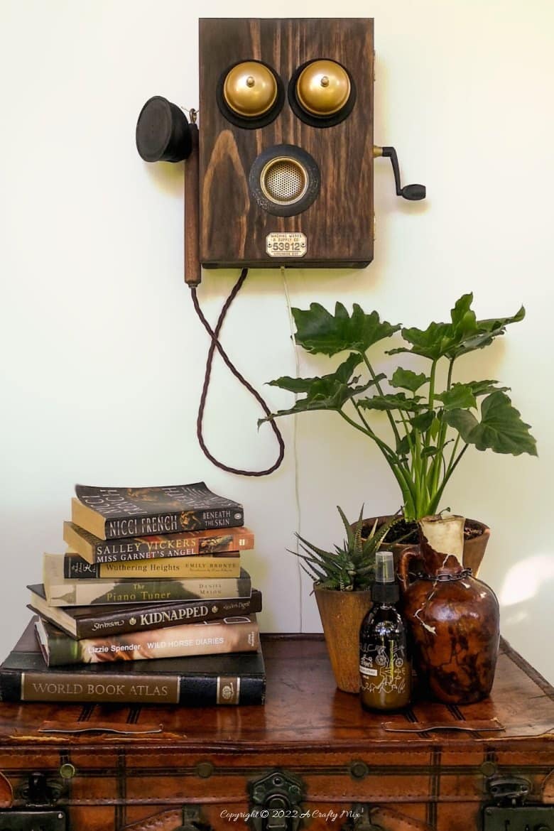 Clear the clutter and power up your devices with this repurposed vintage phone charging station. It uses a weird mix of common household items and salvaged bits to create a unique décor piece that’s practical and easy to make. Out-of-the-box thinking at its best. #ACraftyMix #Tutorial